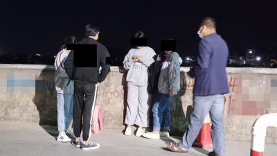 4少年赌气离家出走，不料却迷路了...