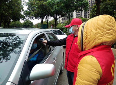 入户宣传、环境消杀... 创文“双到”进社区开展志愿活动