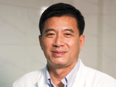 战疫者名片丨蔡卫平：疫情防控，诚实、公开、透明比能力更重要！