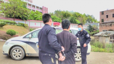 民警防疫途中遇“同行”？警服不是想穿就能穿的！