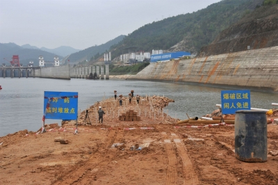 大埔一老屋发现2枚“野猪炮”，投掷撞击有可能发生爆炸...