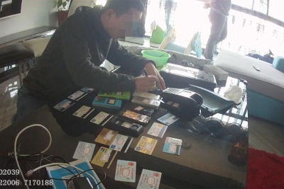 这套路像极了“爱情”！开店送花篮？这个“网恋”骗了感情又骗财...