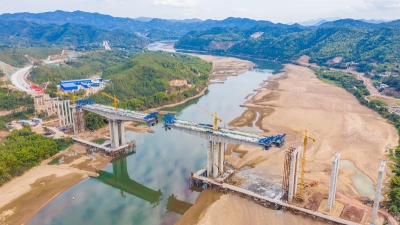 大道重山过 品质越潮头！大潮高速雏貌渐成，计划年底通车