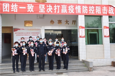 疫情下毅然“逆行”...春风中怒放的木棉花献给这些娘子军！