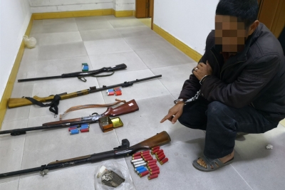 私藏枪支、弹药！梅县警方：你们玩得有点大，抓！