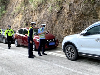 新闻追踪：还在百岁山乱停车？“牛肉干”伺候