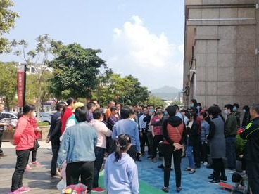 新房被收评估费、交燃气初装费还要利息...平远这家小区业主“怒”而维权！