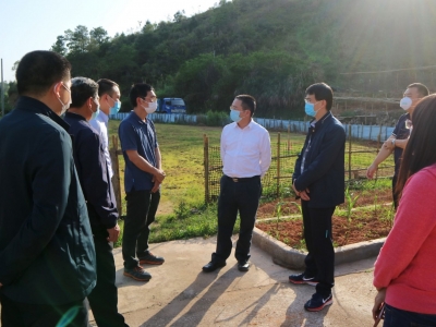 广州市民政局携广州市社会组织赴七朱村开展脱贫攻坚调研