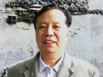 是画家，也是校长！他培育了许多梅州孩子的美术梦...