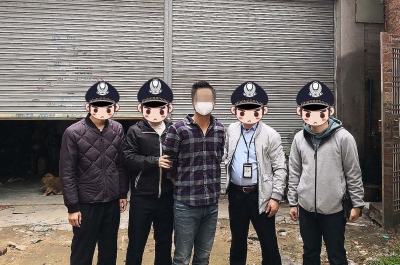 私自倒卖生猪565头，卷款280余万元潜逃广州...如今和警察一起拍照了