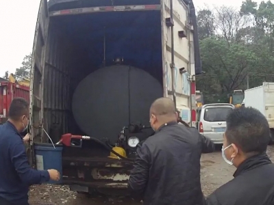 过分了！“流动炸弹”巡游城区一带，非法经营出售柴油约200吨…