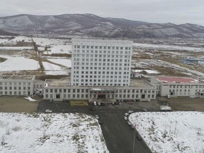 黑龙江绥芬河方舱医院抢工建设 预计11日正式启用