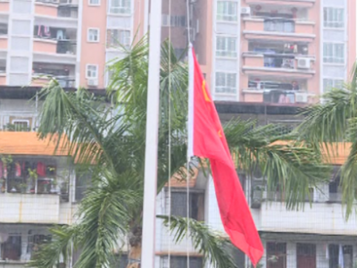 今天，兴宁降半旗、鸣哀笛！深切哀悼抗疫牺牲烈士和逝世同胞