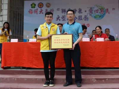 让百姓尝到了甜头、也有了奔头！他们来到五华潭下做了这些事...