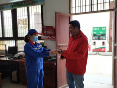 “以后我就到你这加油！”丰顺一加油站员工拾获手机，诚信归还获赞誉~