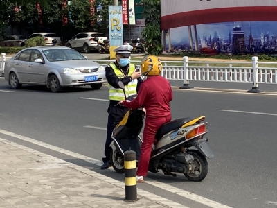 逆行“贪方便”？千万别！交警蜀黍在前方等你