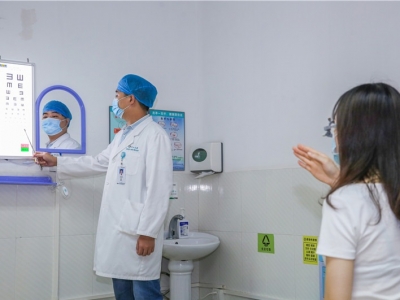 @梅县中小学生 即日起，凭学生证可到粤东医院免费检查视力