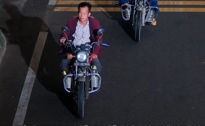 丰顺最新“上镜”曝光！冷风“嗖嗖”吹，戴上头盔不好吗？