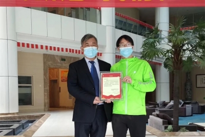 致敬！首批新冠疫苗志愿者结束隔离观察，CT结果出来了
