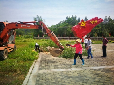 建设宜居美好家园~梅县区开展送苗下乡活动