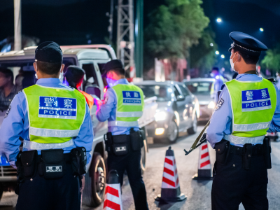 守护万家灯火，保卫一方平安…你是最美de“警色”