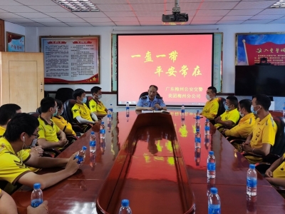 再急也不要任性！我市交警蜀黍给外卖小哥上了这么一课~