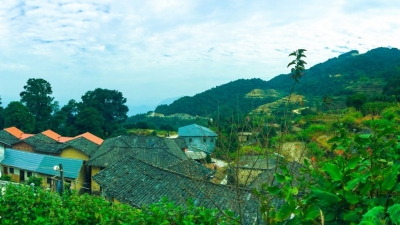 明山四季日月长