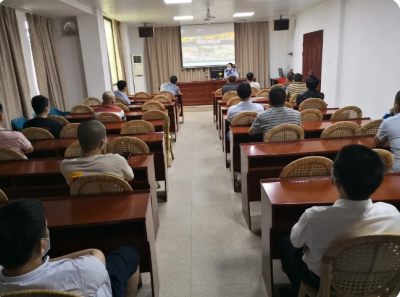 “复课啦” ！蕉岭交警组织交通违法驾驶员集中学习