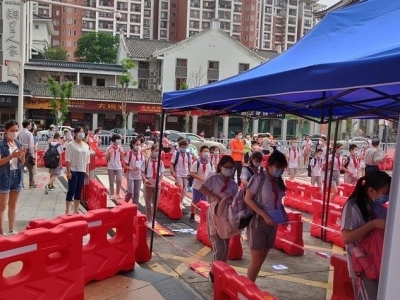 梅县区14028名小学五、六年级学生返校复学