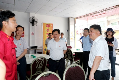 吴晖率队到梅林调研圩镇建设管理：完善长效管理机制提升管理水平  服务红色旅游产业发展