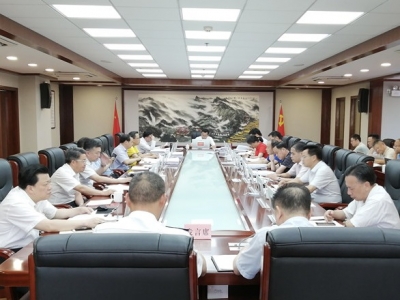 张爱军主持召开市政府党组会议和市政府常务会议：统筹推进常态化疫情防控和经济社会发展