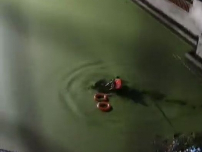 大埔一男子掉落池塘，民警入水紧急施救