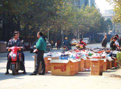 中央文明办：不将占道经营流动商贩等列入今年考核