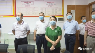 蓝伟东来蕉调研：大力弘扬劳模精神，推动经济社会发展