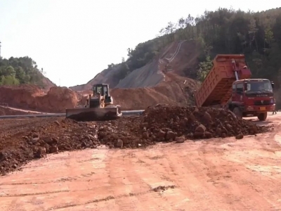 “五一”假期，平远重点项目工地上热火朝天...