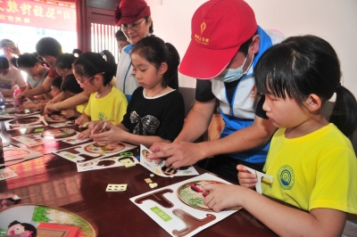 与“粽”不同！梅江区这些小朋友做起了手工迎端午