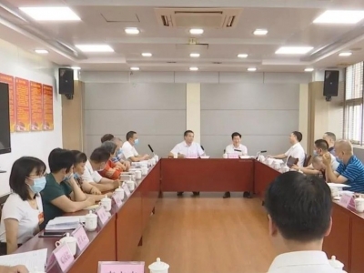 刘彩波参加分组讨论时强调：坚定信心抢抓机遇 破难攻坚加快发展