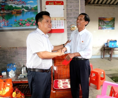 送去党的关怀和温暖！大埔县组织开展“七一”慰问活动