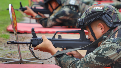 多图直击！来看武警预备特战队员实弹射击训练
