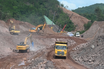 按下“加速键”！ 206国道平远绕城段施工忙