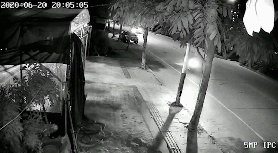 伤不起！一个不注意就连人带车被摔，丰顺这处路面真坑！