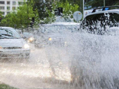 重庆17个区县出现暴雨！3条河流水位超警戒超保证