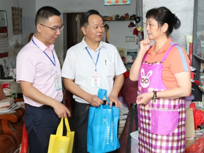 国际档案日：他们在丰顺，为贫困户送上“精神食粮” 