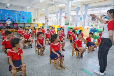 广东官宣：新学期开始，逐步免保教费