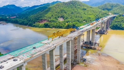 大潮高速再传捷报！韩江特大桥主桥全幅顺利合龙！