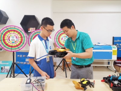 酷学酷玩酷科技！这里是“小小科学家”的摇篮…