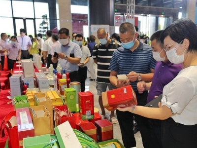 线上线下齐发力，“解锁”扶贫新方式！梅州举办消费扶贫产品展销和直播带货活动