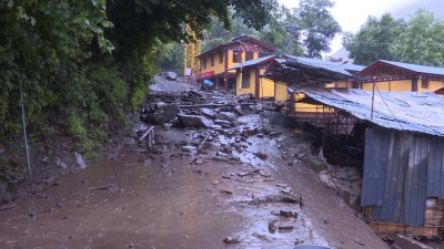 云南贡山暴雨致2人死亡6人失踪 滞留游客陆续返程