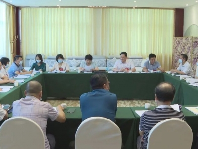 蕉岭县政协委员分组讨论两个工作报告
