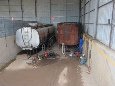 搅拌场内偷偷卖低价柴油，栽了！